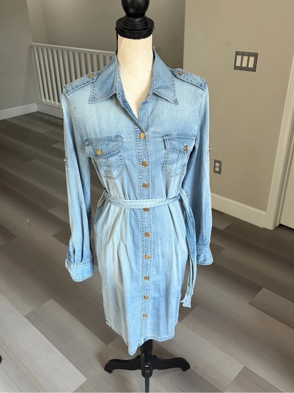 ✨Tory Burch EUC Brigitte Blue Chambray Belted Shirt Dress w Gold Logo Buttons 💛